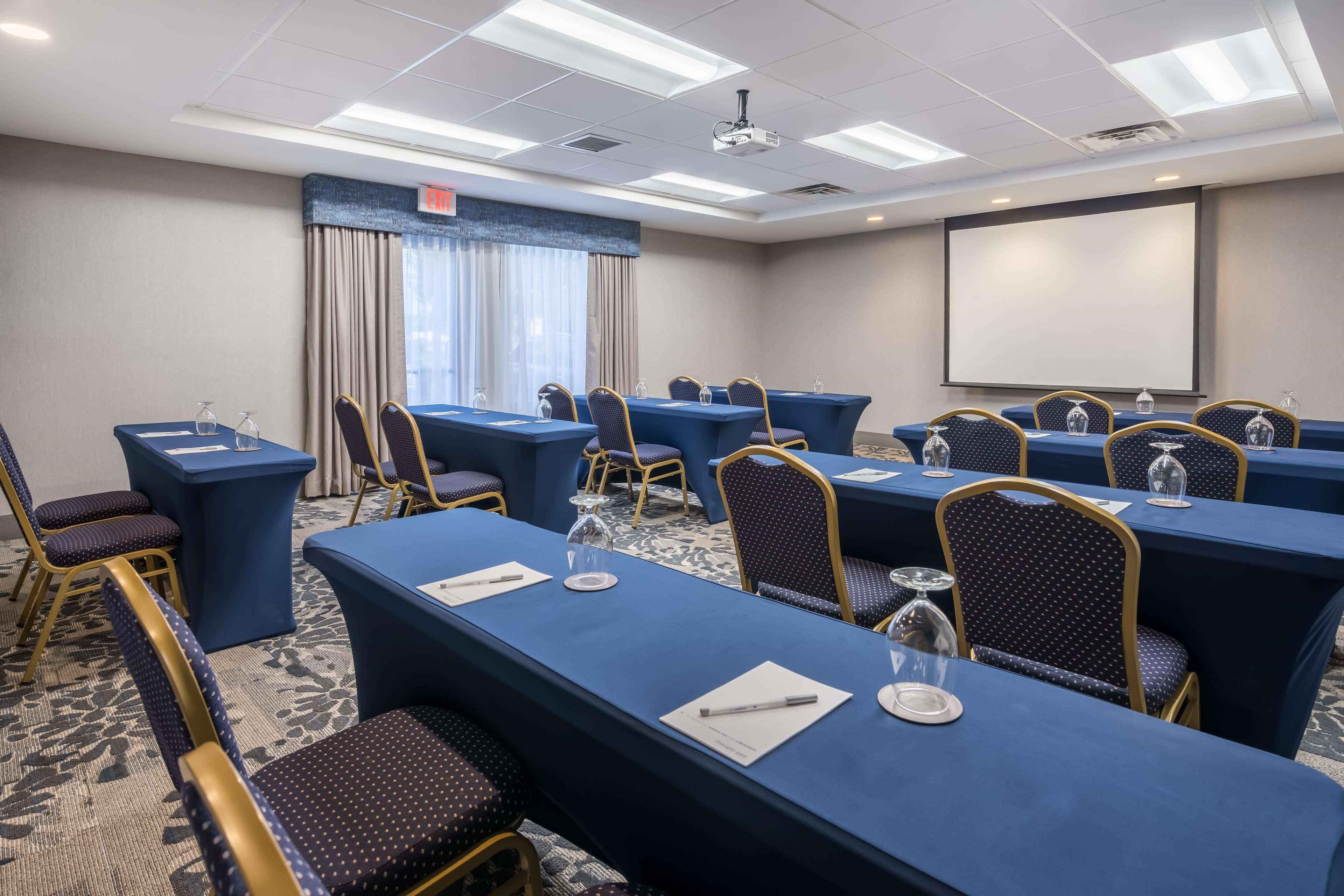 Hampton Inn Плимут-Митинг Экстерьер фото