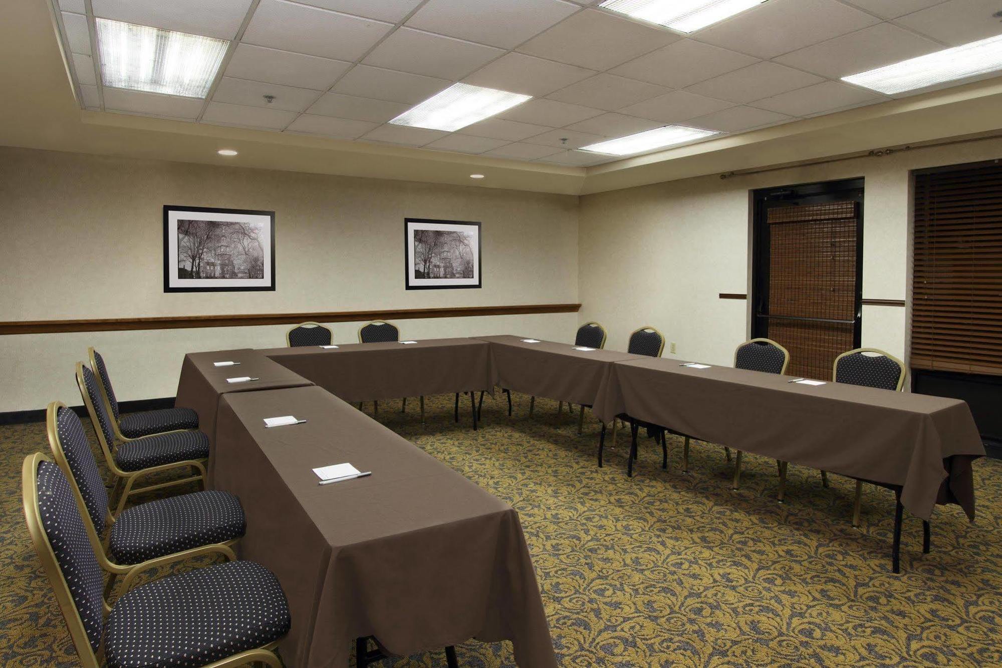 Hampton Inn Плимут-Митинг Экстерьер фото